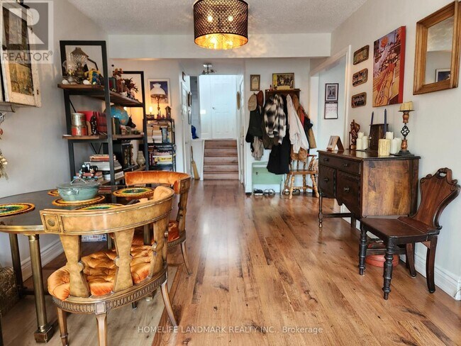 Photo - 213 Kenilworth Ave Unit Upper