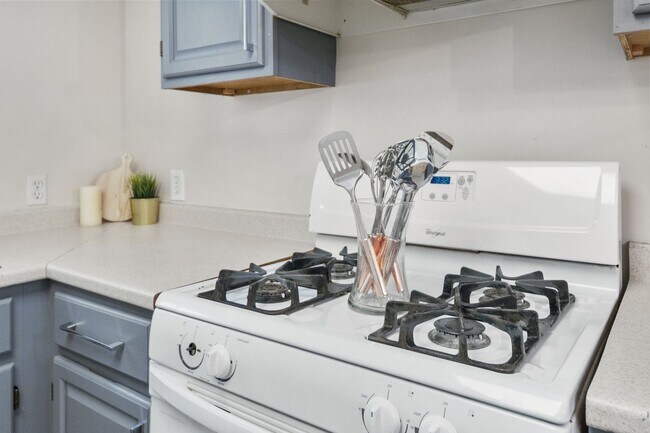 Photo - 213-215 Columbia St Unit Apt 2