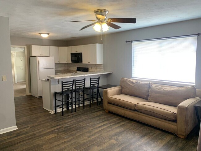 Photo - 1542 Devon Ln