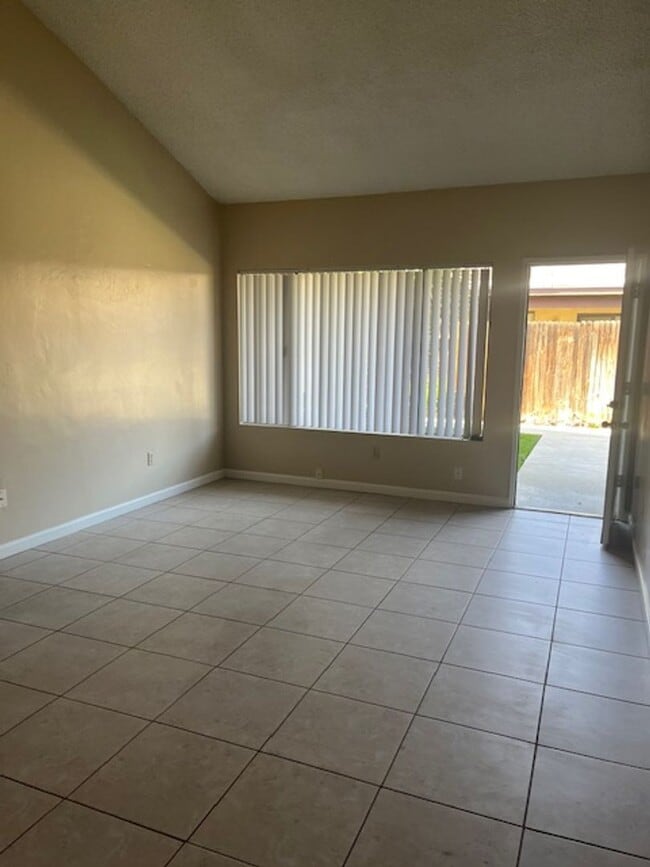 7613 Quailwood Dr Unit 7613-B
