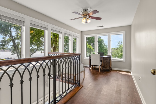 Photo - 9711 Pine Point Dr