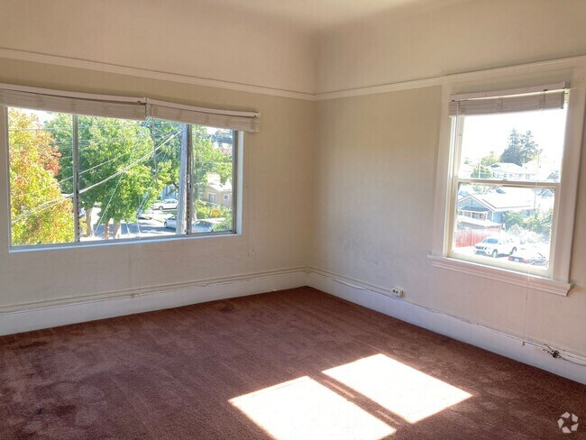 Building Photo - Oakland, Laurel Disctrict Shopping - Huge ... Unit 2 Rental