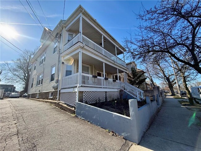 Photo - 1003-1003 Narragansett Blvd Unidad 1