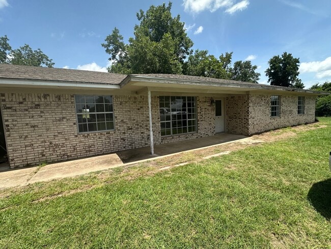 Photo - 5252 FM 1795