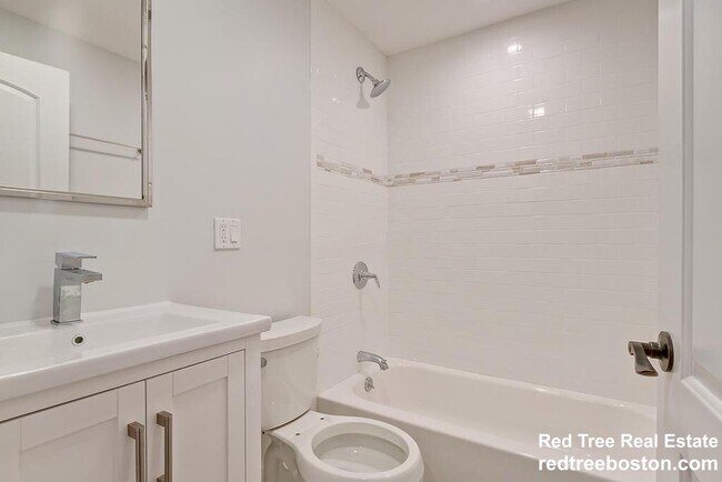 Photo - 172 Saint Alphonsus St Unit 2