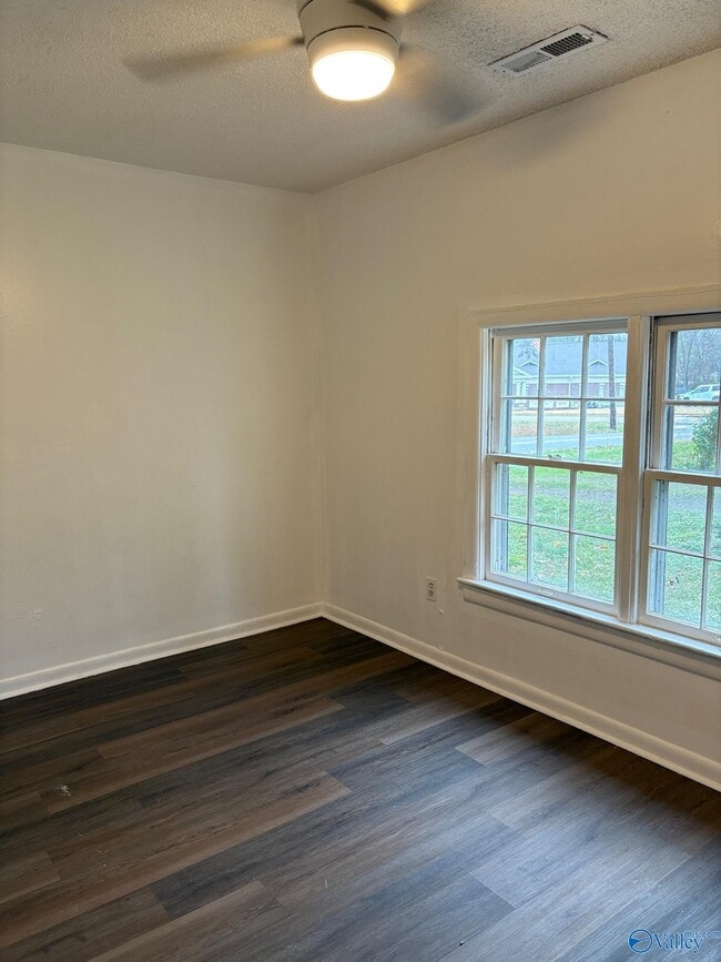 Photo - 103 Bailey St