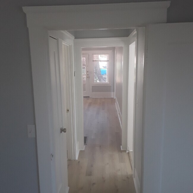 Photo - 5345 Trask St