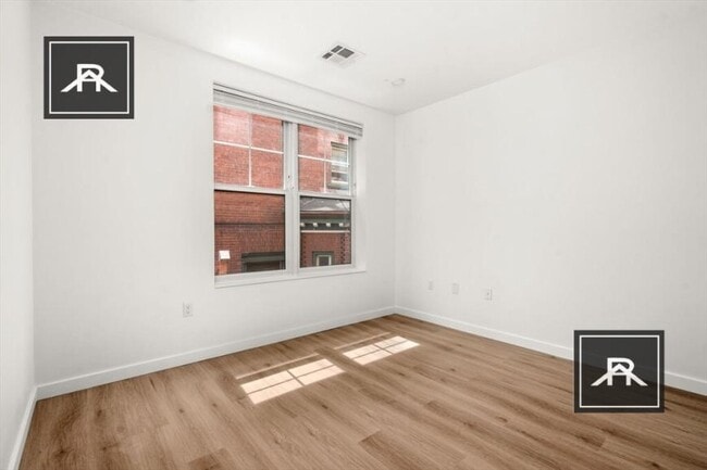 Photo - 3 bedroom in Brookline MA 02446 Unit 201