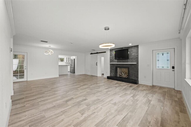 Photo - 5301 Venetian Blvd NE