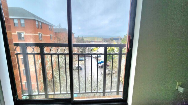 Photo - 65 North Point Dr Unidad 502