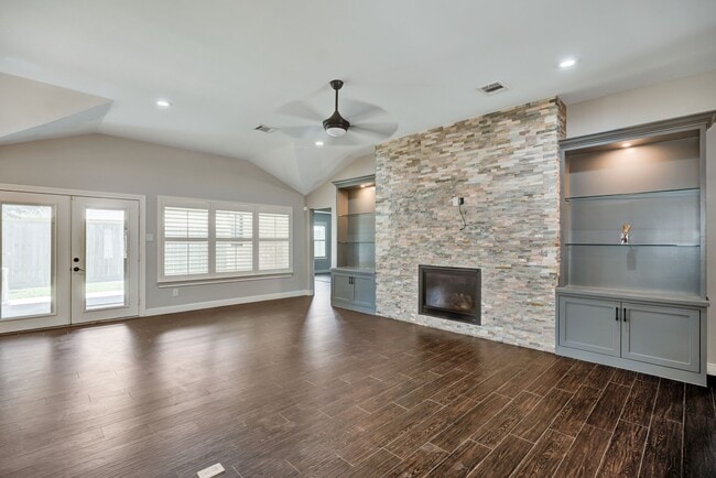 Photo - 831 Bradwell Dr