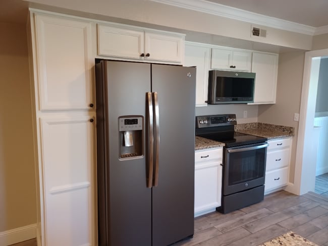 Photo - 1137 Heather Cir