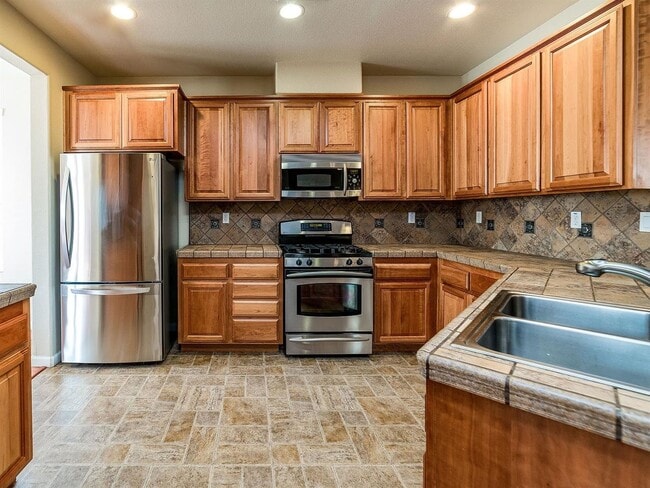 Photo - Beautiful Enclave updated unit!