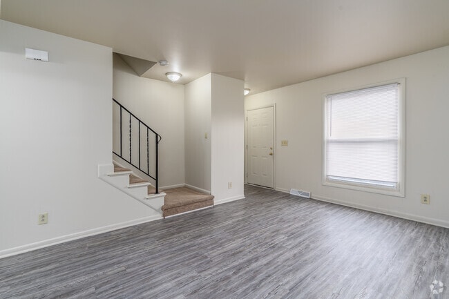 2BR, 1.5BA -850SF - Living Room