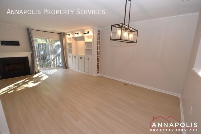 Photo - 921 Breakwater Dr