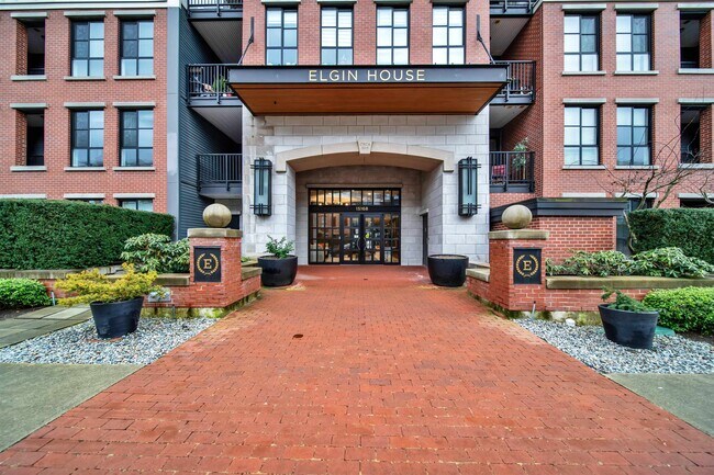 2 - Bed + 2 - Bath Condo for Rent in Surrey!