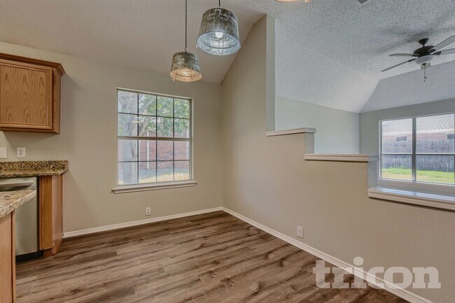 Photo - 4429 Spanish Oak Cir