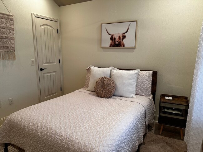 Building Photo - 1306 N 31st St