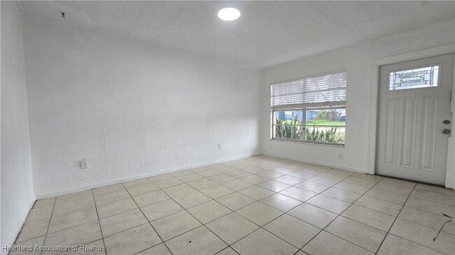 Photo - 2019 Colmar Ave