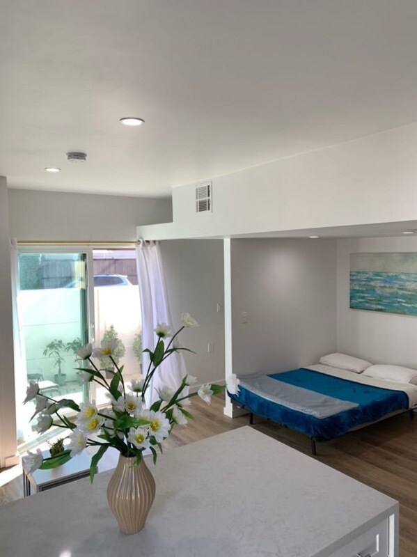 Photo - 10759 Franklin Ave Unidad A