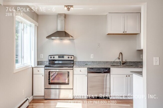 Photo - 744 Polk St NE Unidad 6