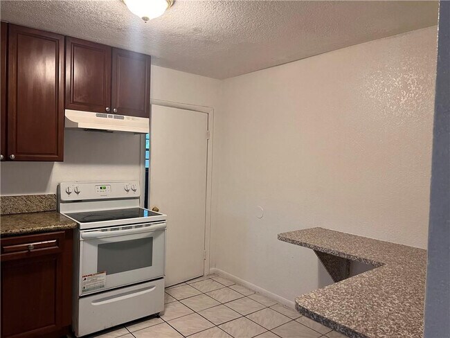 Photo - 5201 SW 19th St