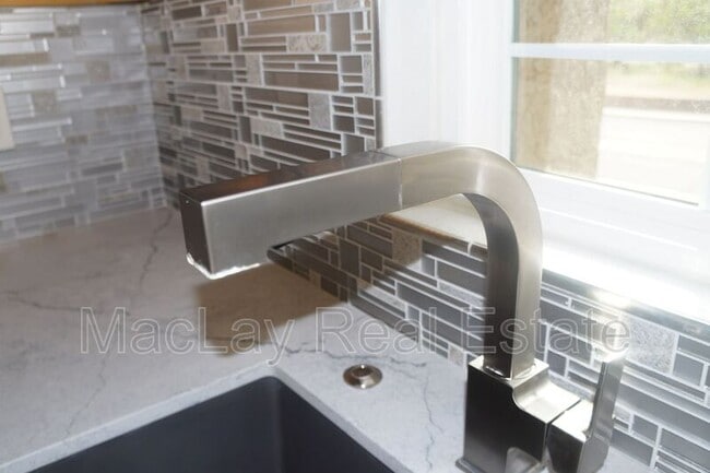 Photo - 925 N College Ave