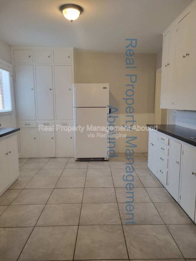 Photo - 1415 S New Haven Ave