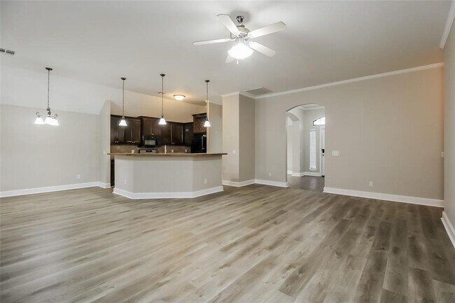 Photo - 1632 Hollowbrook