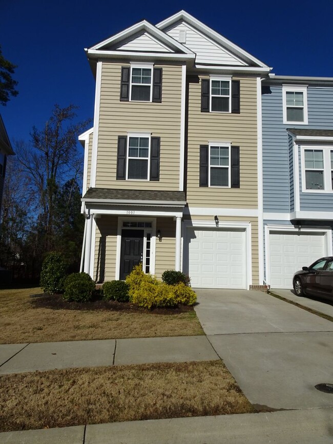 4 Bedroom 3.5 Bath 3 Story Townhome for Re... - 4 Bedroom 3.5 Bath 3 Story Townhome for Re...