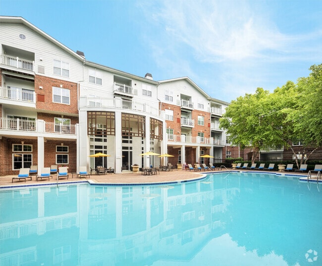 Building Photo - 10X Columbia Town Center Rental