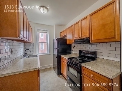 Building Photo - 1513 Elmwood Ave Unit 4