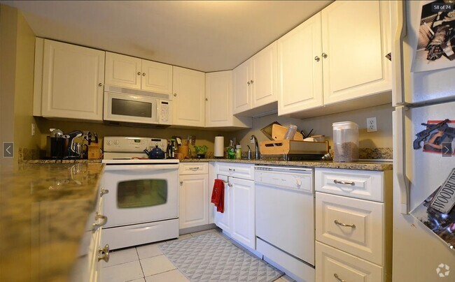 Building Photo - 85 Brainerd Rd Rental