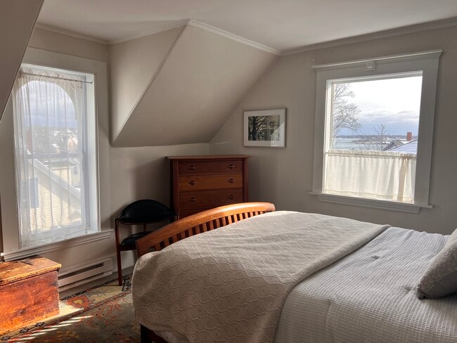 Building Photo - 38 Summer St Unit Summer Street, 3rd Floor