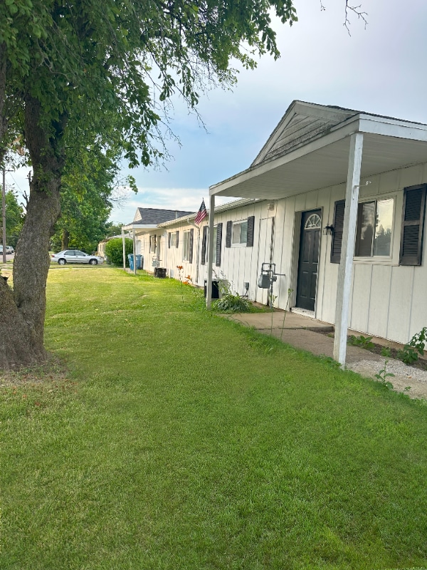 Photo - 2002 Shaw Ave