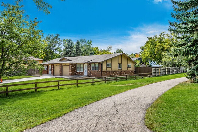 Photo - 1213 Xenon St