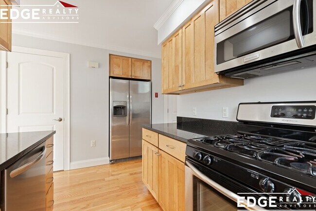 Photo - 58 Holton St Unit 1