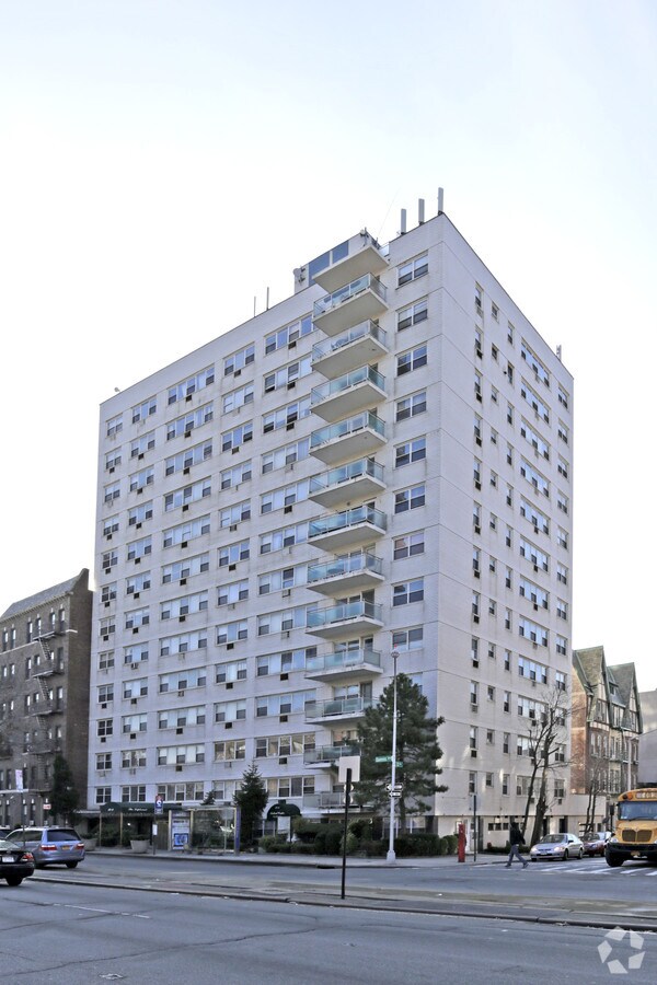 The Diplomat - The Diplomat Apartments