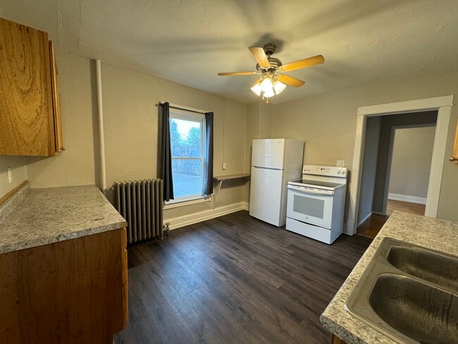 Photo - 1865 Fisher St Unidad 2.0