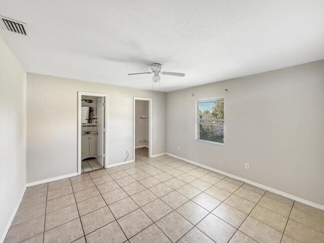 Photo - 518 Providence Blvd