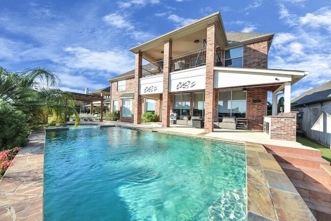 Photo - 17859 Camp Cove Dr