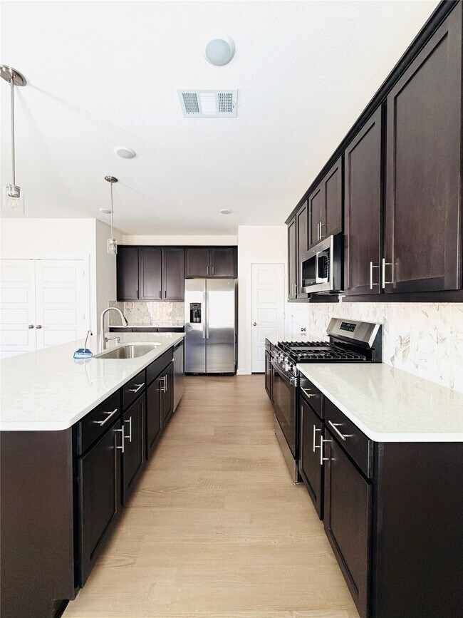 Building Photo - 8051 Kay Hbr Dr