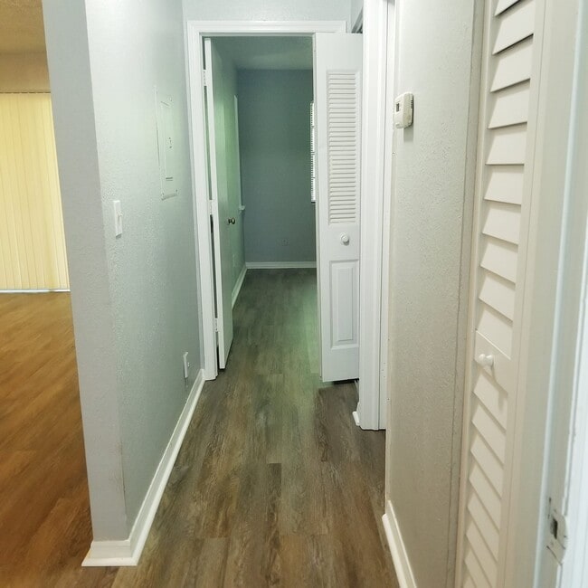 Photo - Oak Manor Apartments
