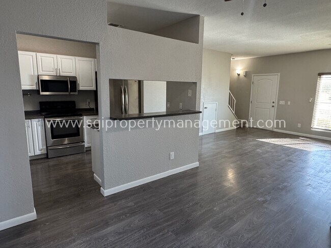 Photo - 18604 N 33rd Dr