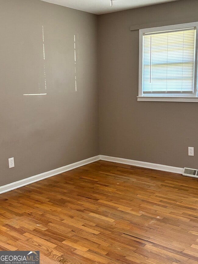 Photo - 631 Garden Ln