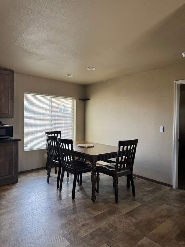 Photo - 1581 Daisy Dr