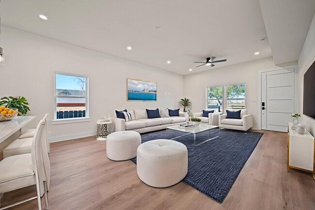 Photo - 234 E 39th St