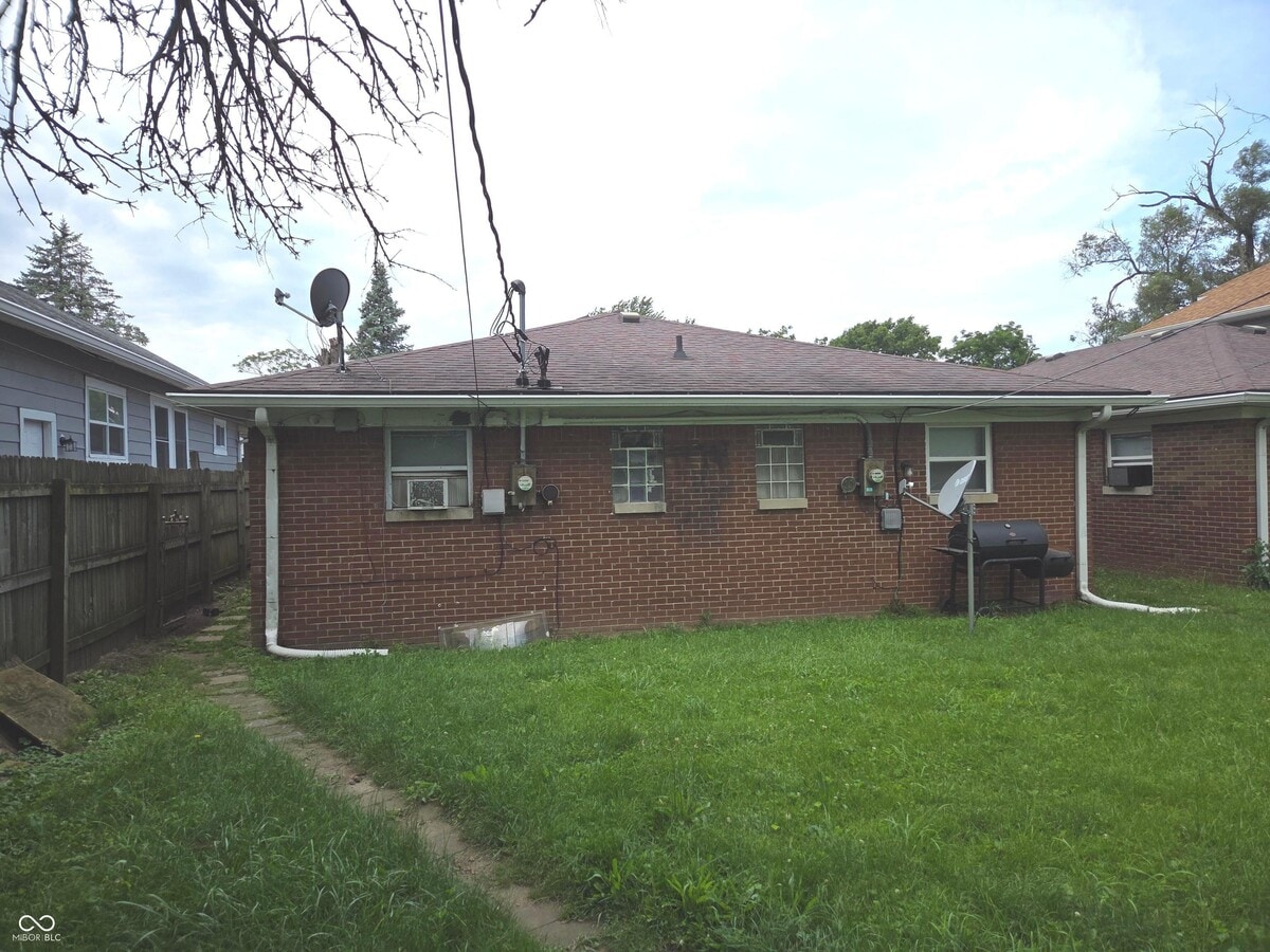Photo - 617 N Oxford St