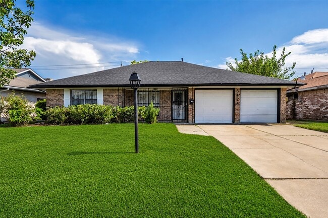 Building Photo - 5426 Fairgreen Ln