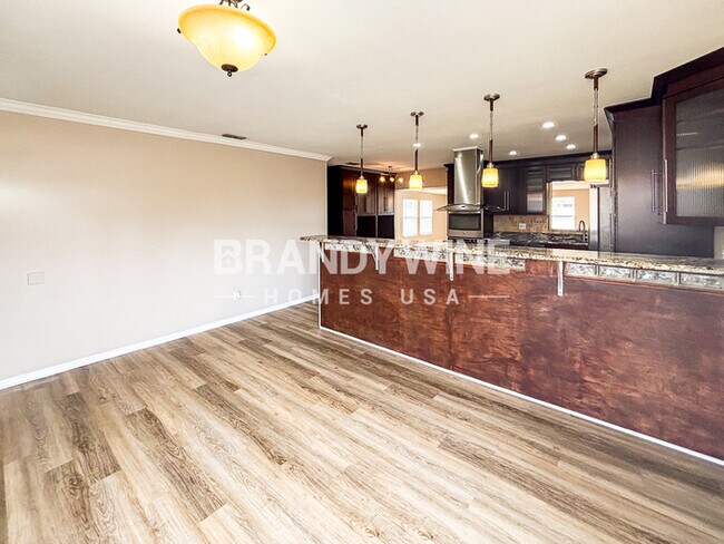 Photo - 7236 Darien Way